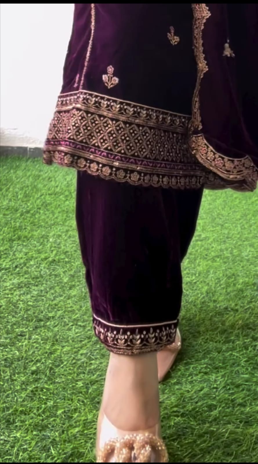 VIOLET EMBROIDERED VELVET DRESS