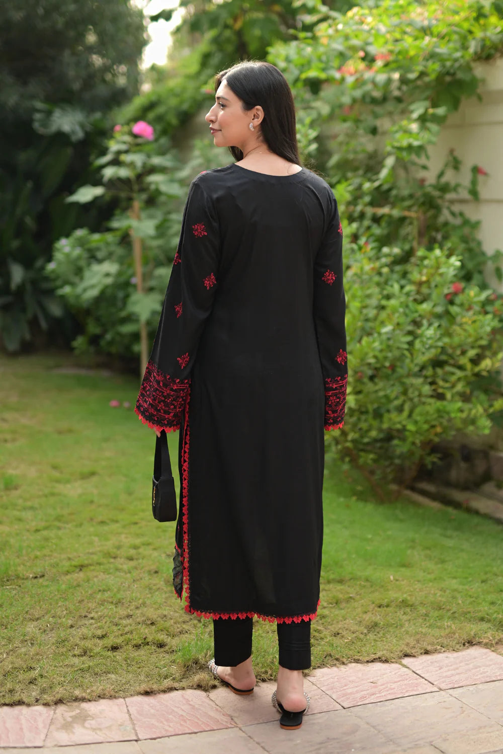 EMBROIDERED LAWN SUIT