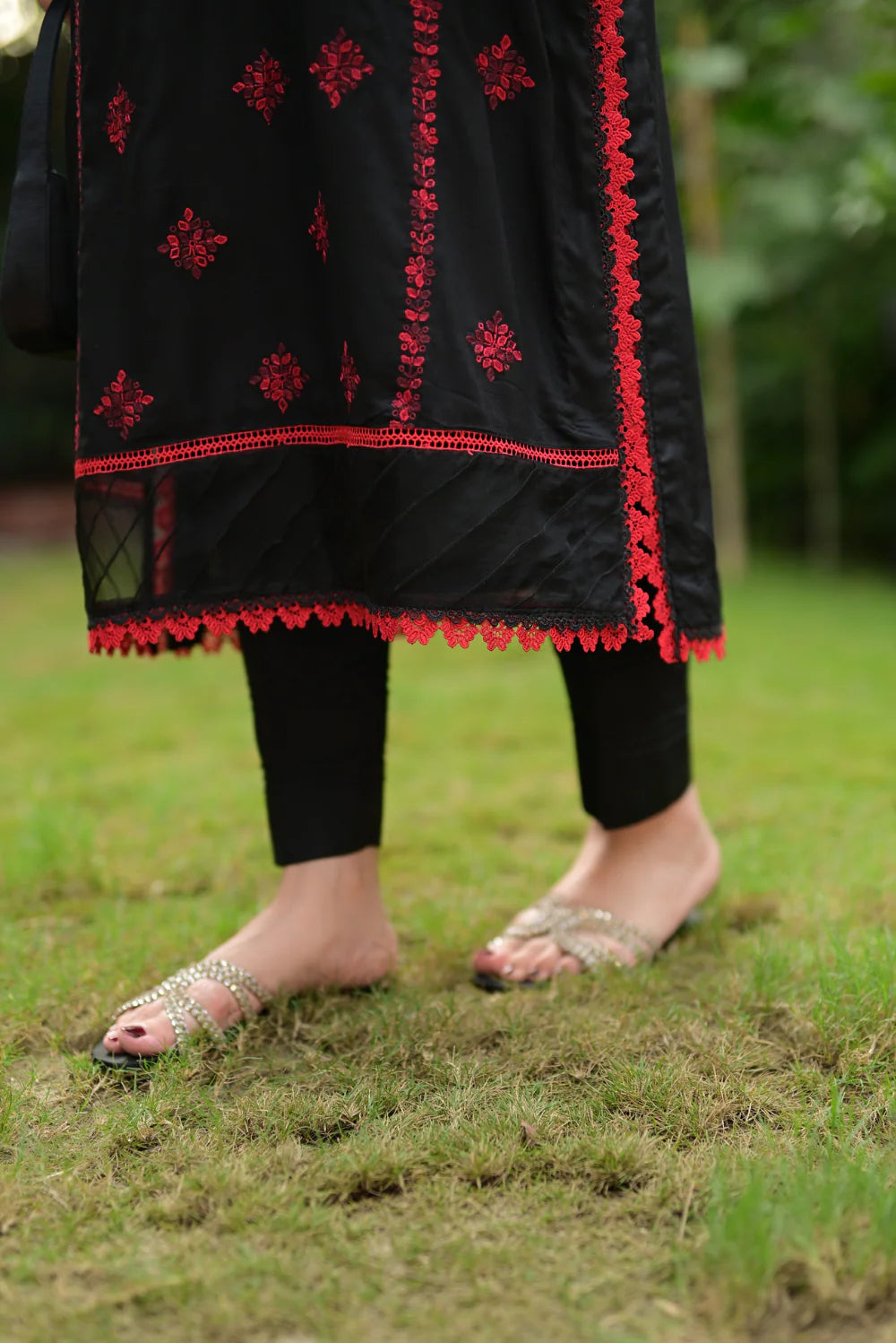 EMBROIDERED LAWN SUIT