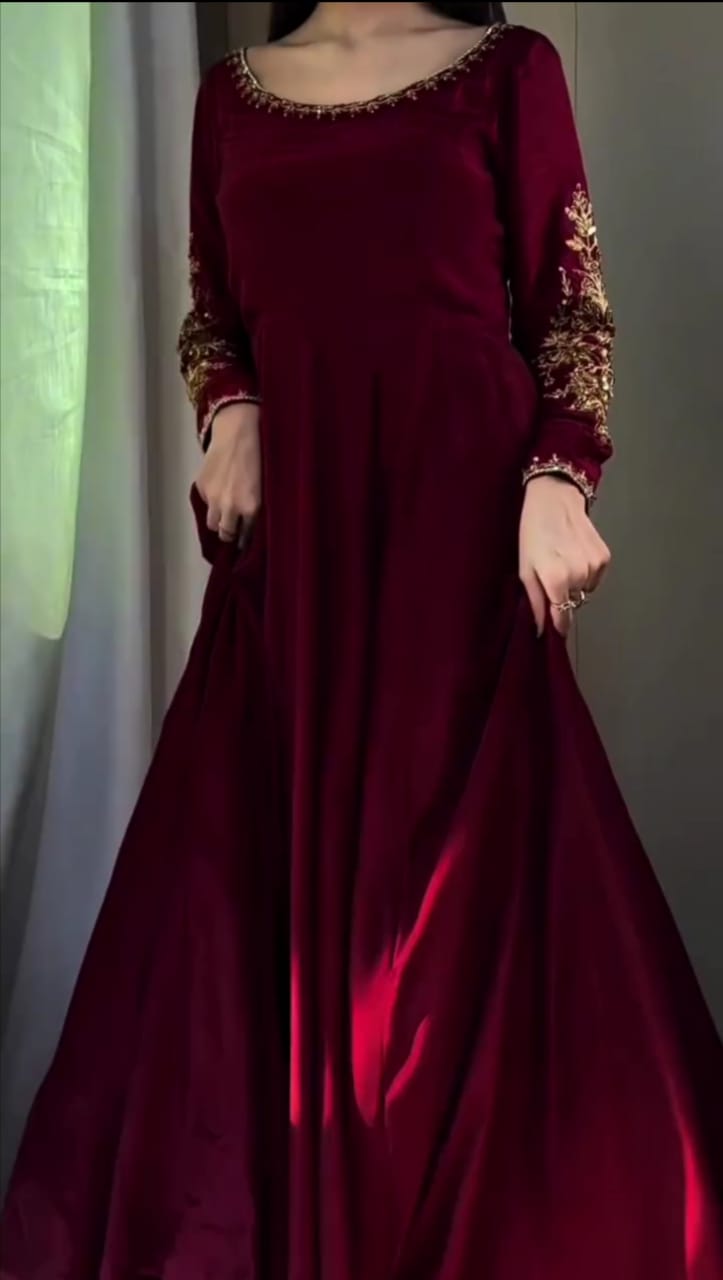 MAROON EMBROIDERED SUIT