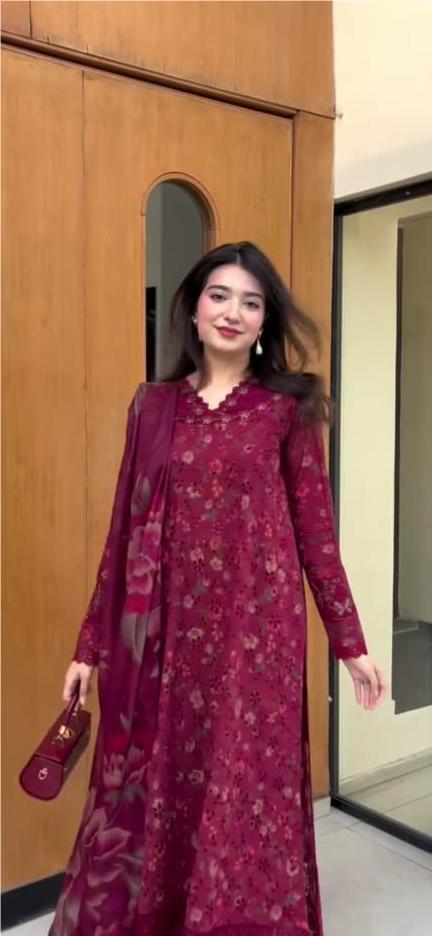BEAUTIFUL RED EMBROIDERED 3PC SUIT