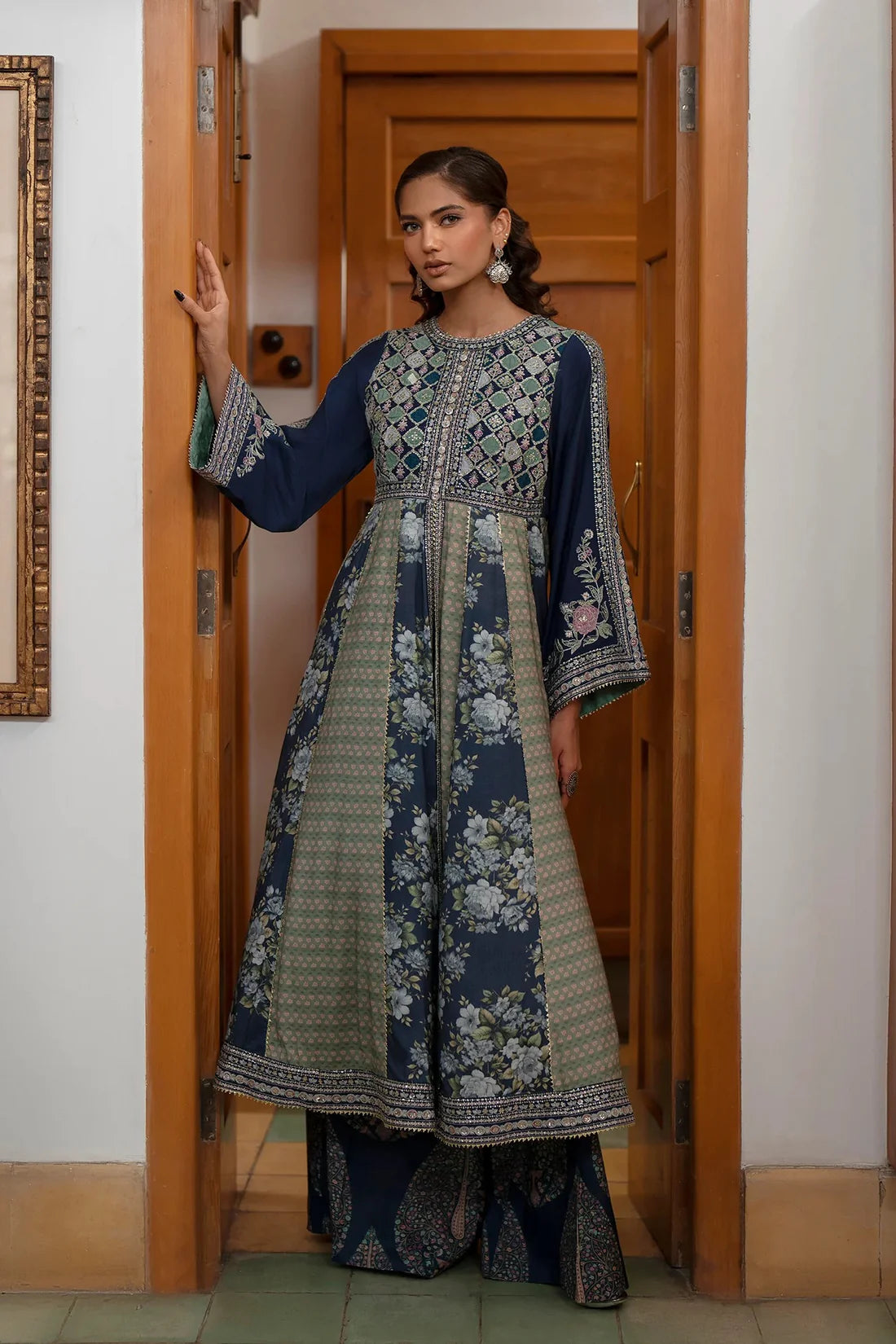 Embroidered Pishwas Set – Cobalt Blue