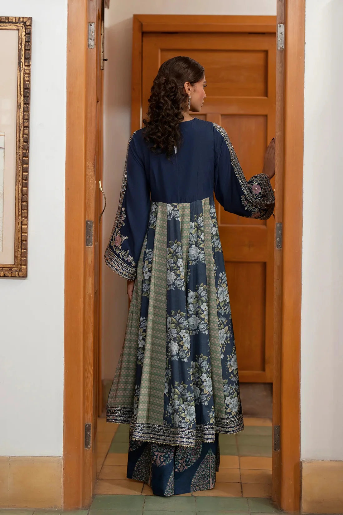 Embroidered Pishwas Set – Cobalt Blue