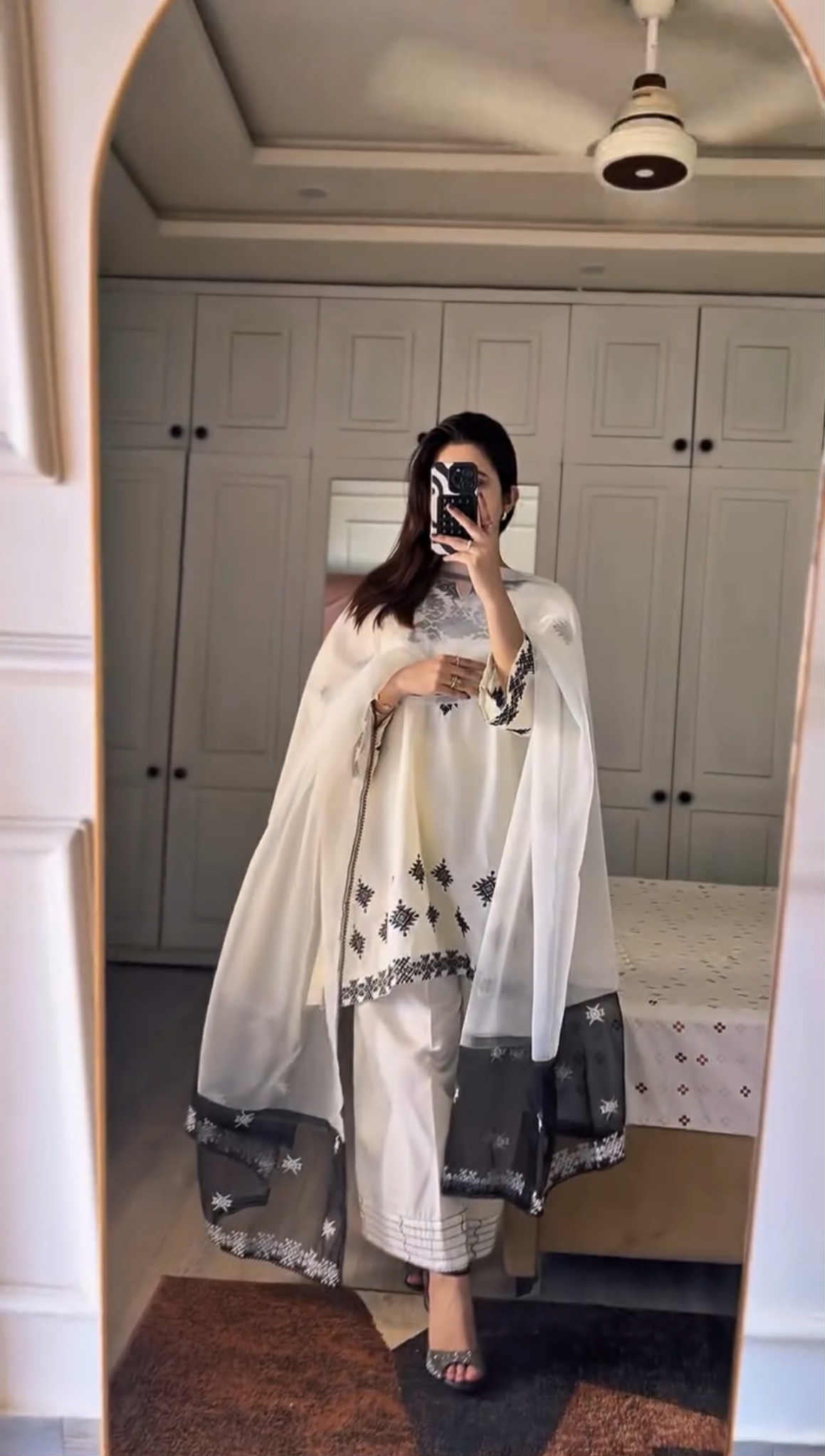 WHITE CHARM (FARSHI SHALWAR) 3PCS