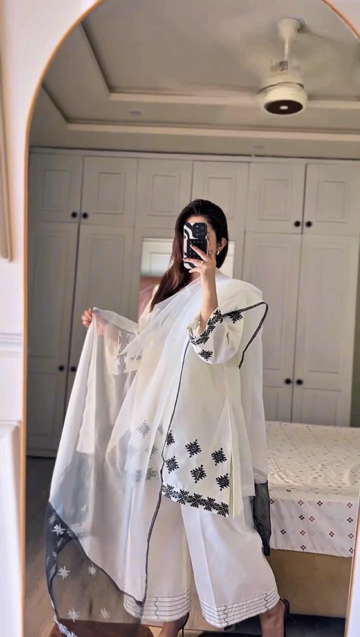 WHITE CHARM (FARSHI SHALWAR) 3PCS