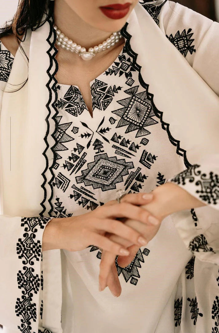 Dananeer Embroidered 3pc Lawn Dress