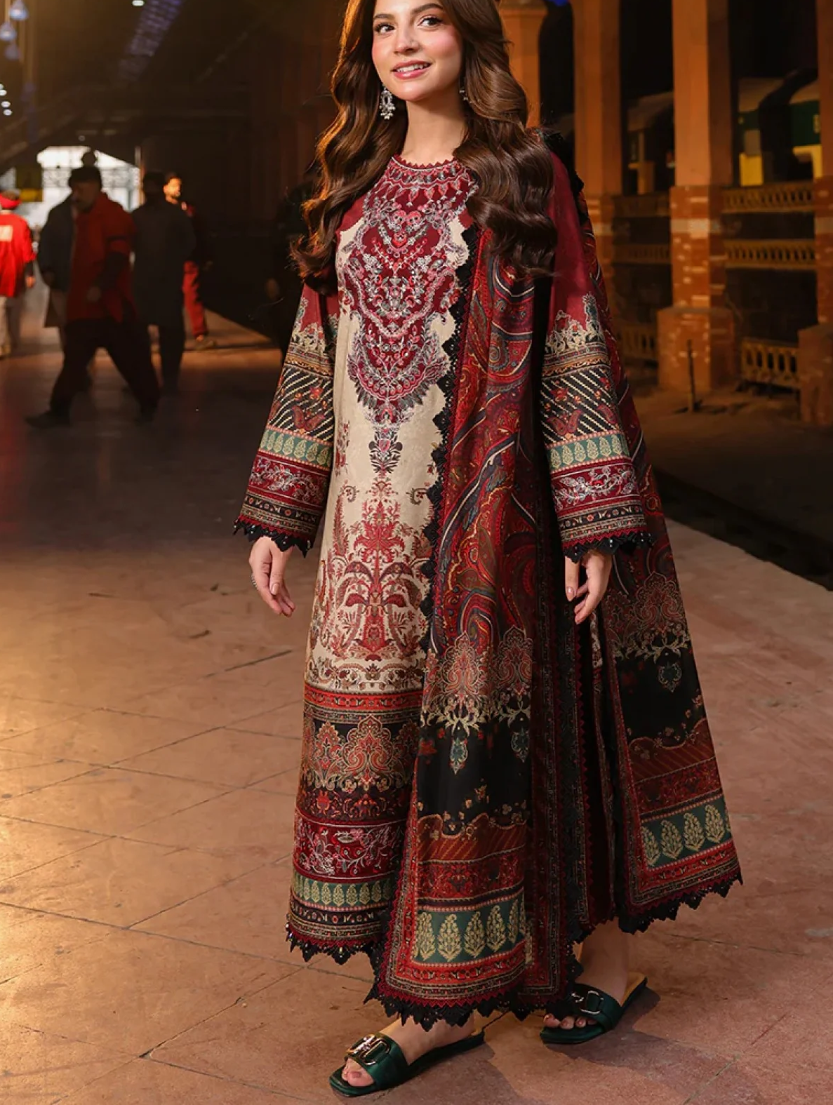 DANANEER PRINTED EMBROIDERED LAWN 3 PCS